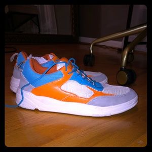 Steve Madden Soully Shoes 🧡💙